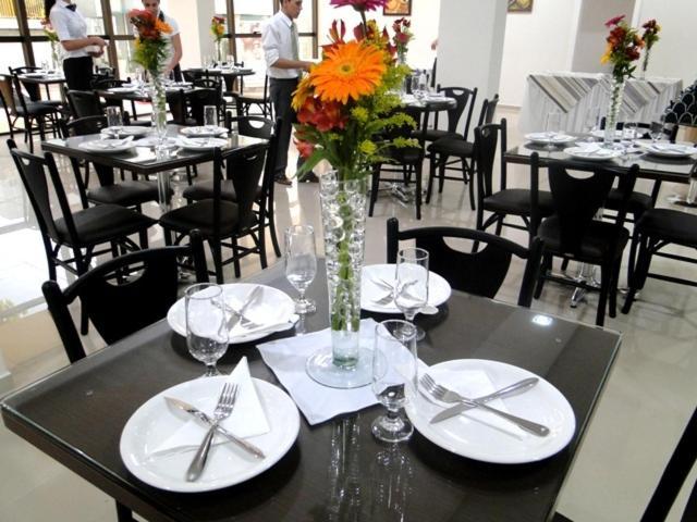 Hotel Maestro Executive Toledo Toledo  Buitenkant foto