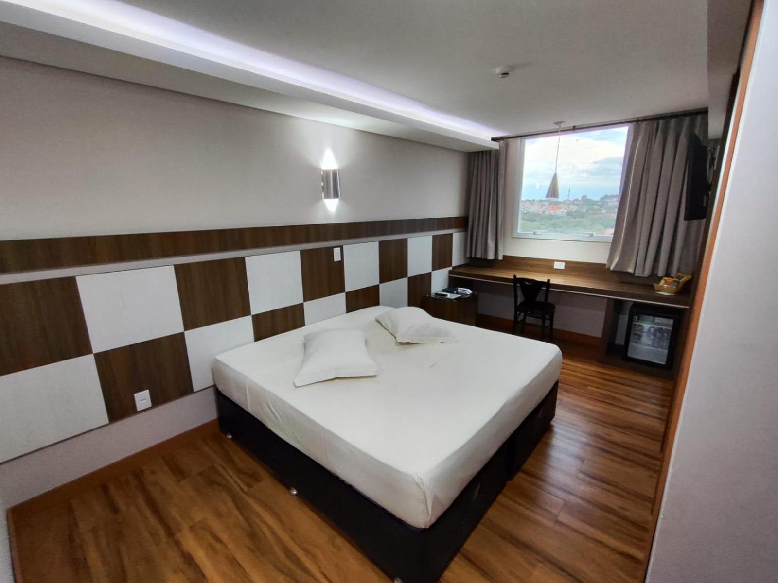 Hotel Maestro Executive Toledo Toledo  Buitenkant foto